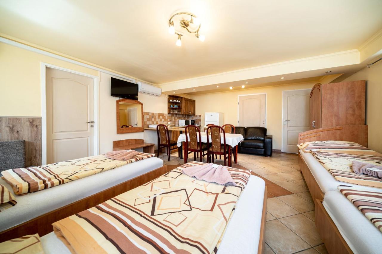 Bed and breakfast Szenti Győr