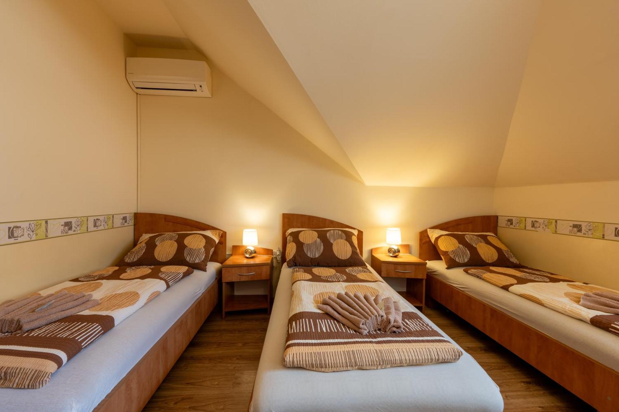 Szenti Bed and breakfast 3*