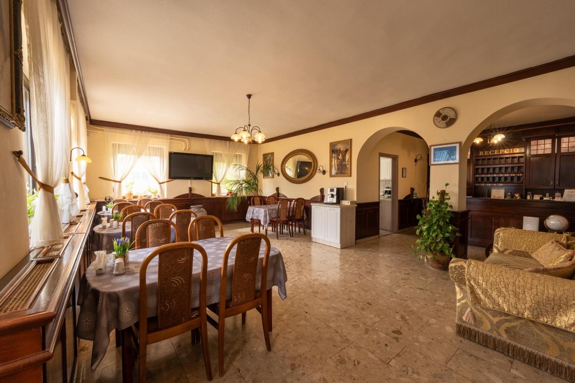 Szenti Bed and breakfast 3*